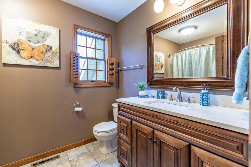 2715 Capri Drive, Schererville, IN 46375