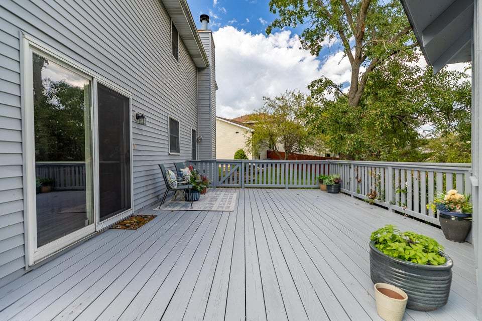 2715 Capri Drive, Schererville, IN 46375