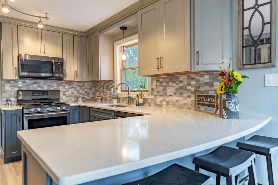2715 Capri Drive, Schererville, IN 46375