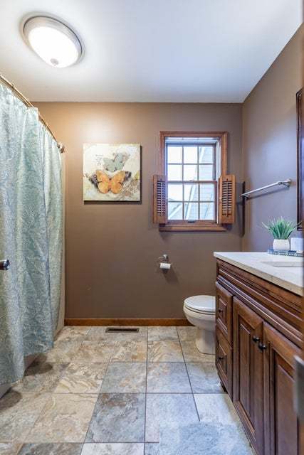 2715 Capri Drive, Schererville, IN 46375
