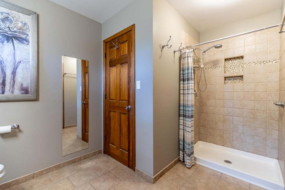 2715 Capri Drive, Schererville, IN 46375
