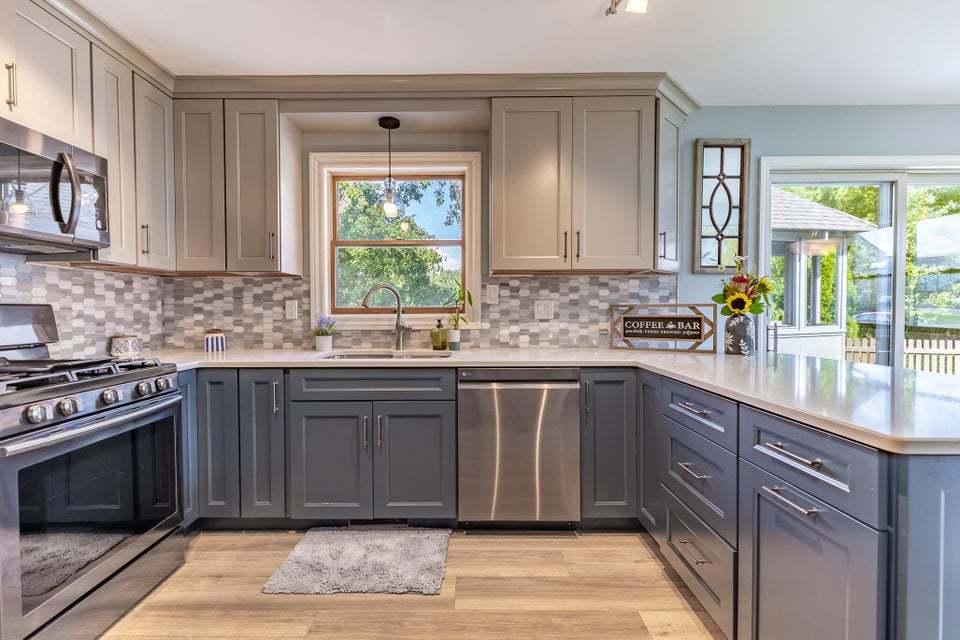 2715 Capri Drive, Schererville, IN 46375