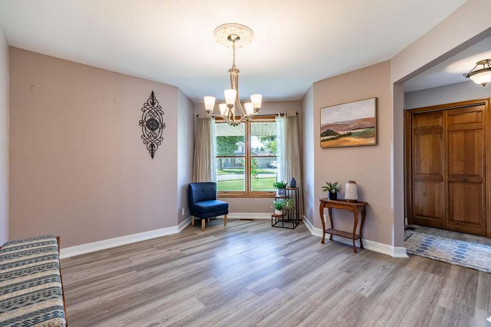 2715 Capri Drive, Schererville, IN 46375