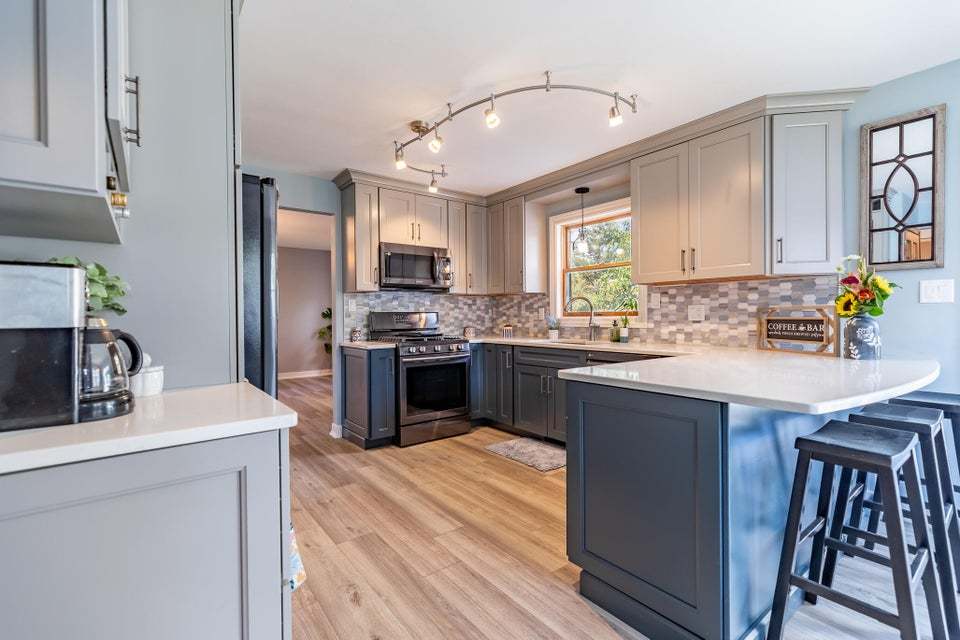 2715 Capri Drive, Schererville, IN 46375