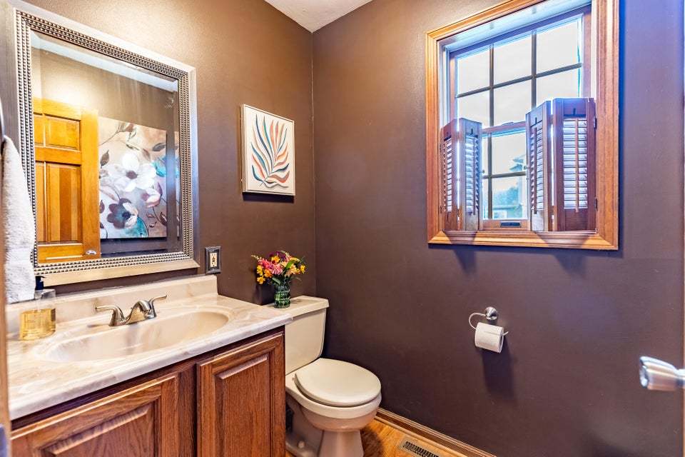 2715 Capri Drive, Schererville, IN 46375