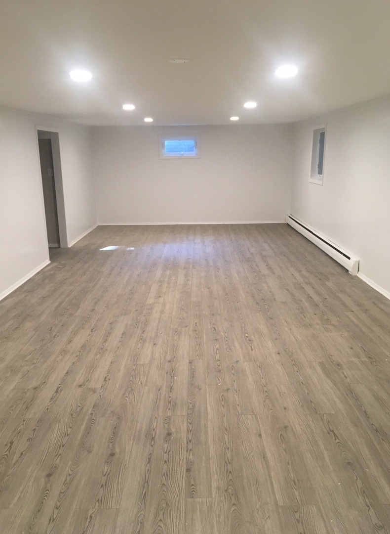 127 S Mitchell Avenue, Arlington Heights, IL 60005
