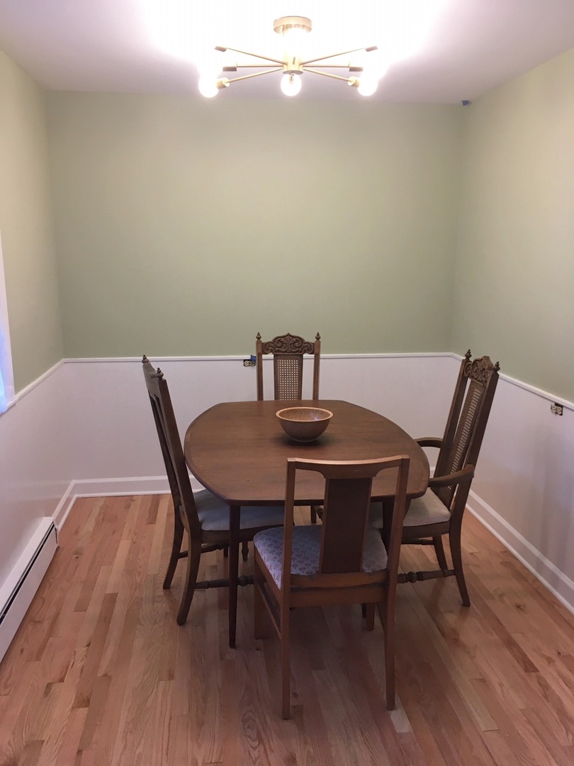 127 S Mitchell Avenue, Arlington Heights, IL 60005