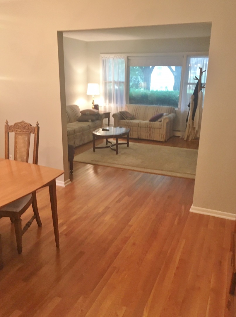 127 S Mitchell Avenue, Arlington Heights, IL 60005