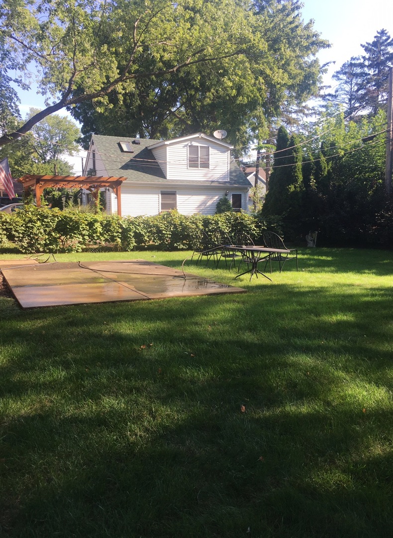 127 S Mitchell Avenue, Arlington Heights, IL 60005