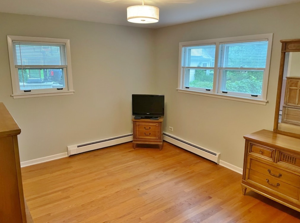 127 S Mitchell Avenue, Arlington Heights, IL 60005