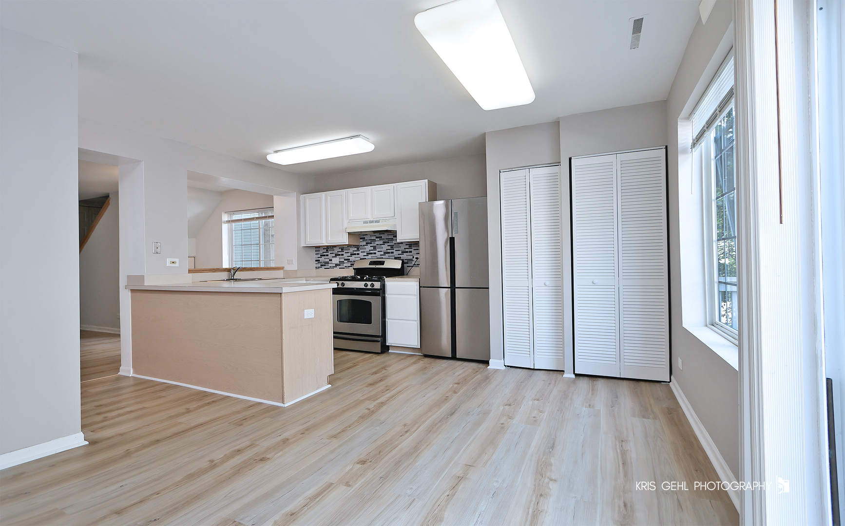 321 W Whispering Oaks Lane, Round Lake, IL 60073