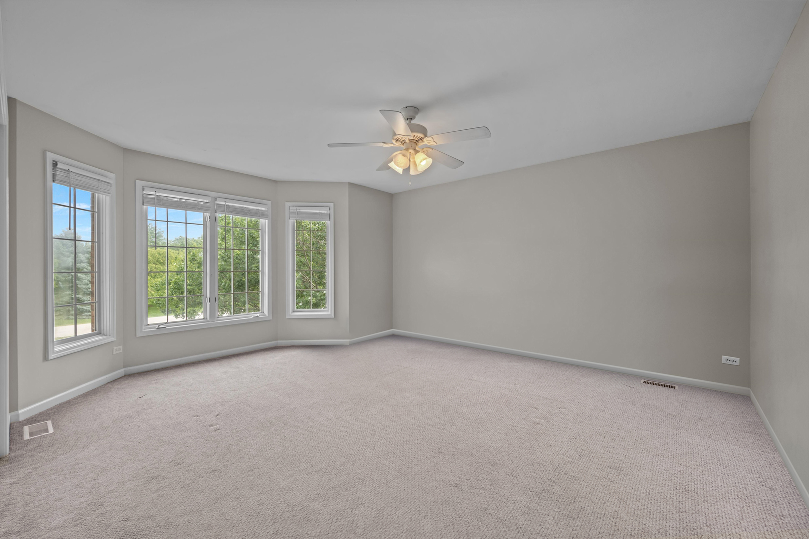6N583 Promontory Court, St. Charles, IL 60175