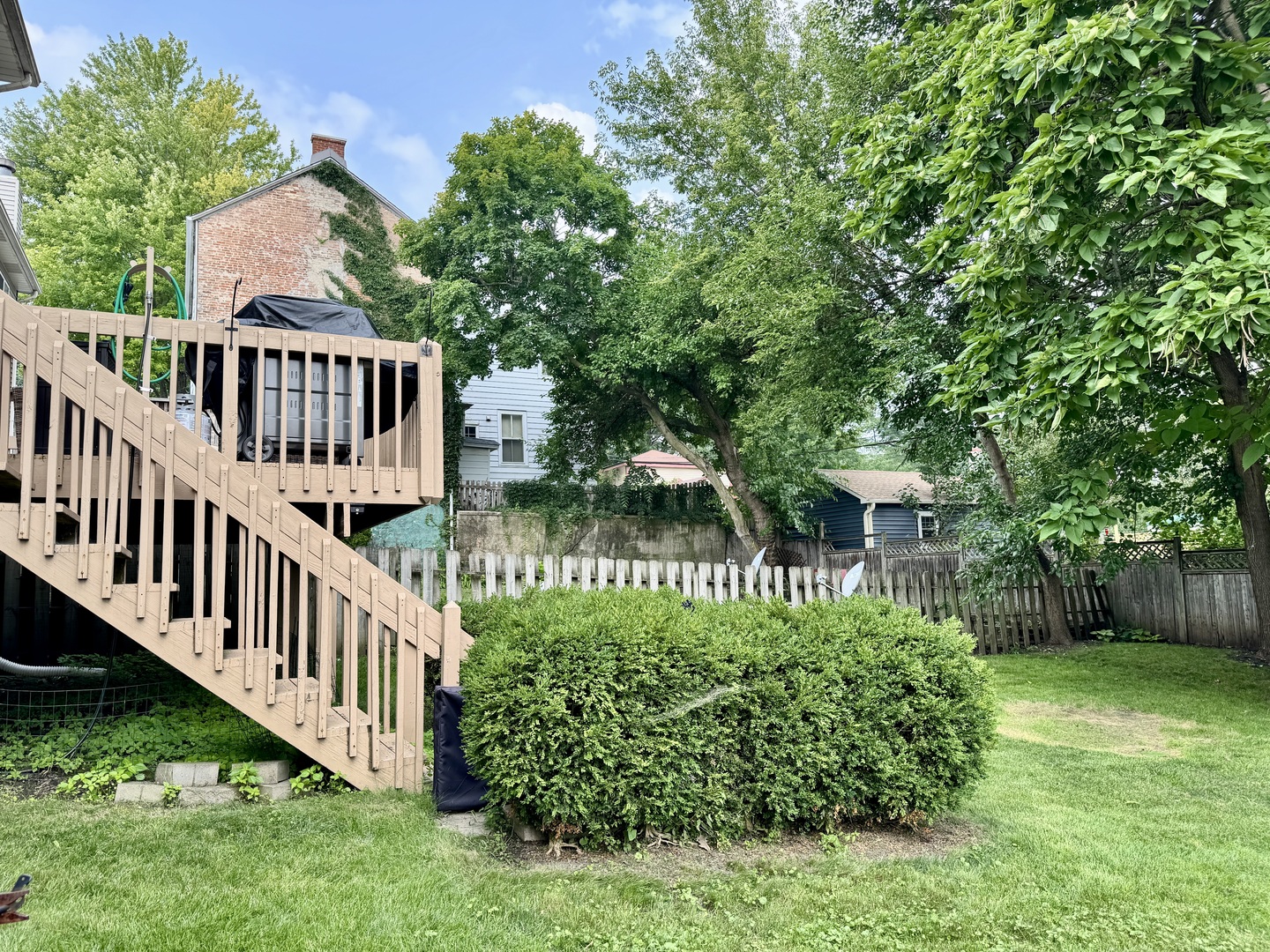 410 W ILLINOIS Street, St. Charles, IL 60174