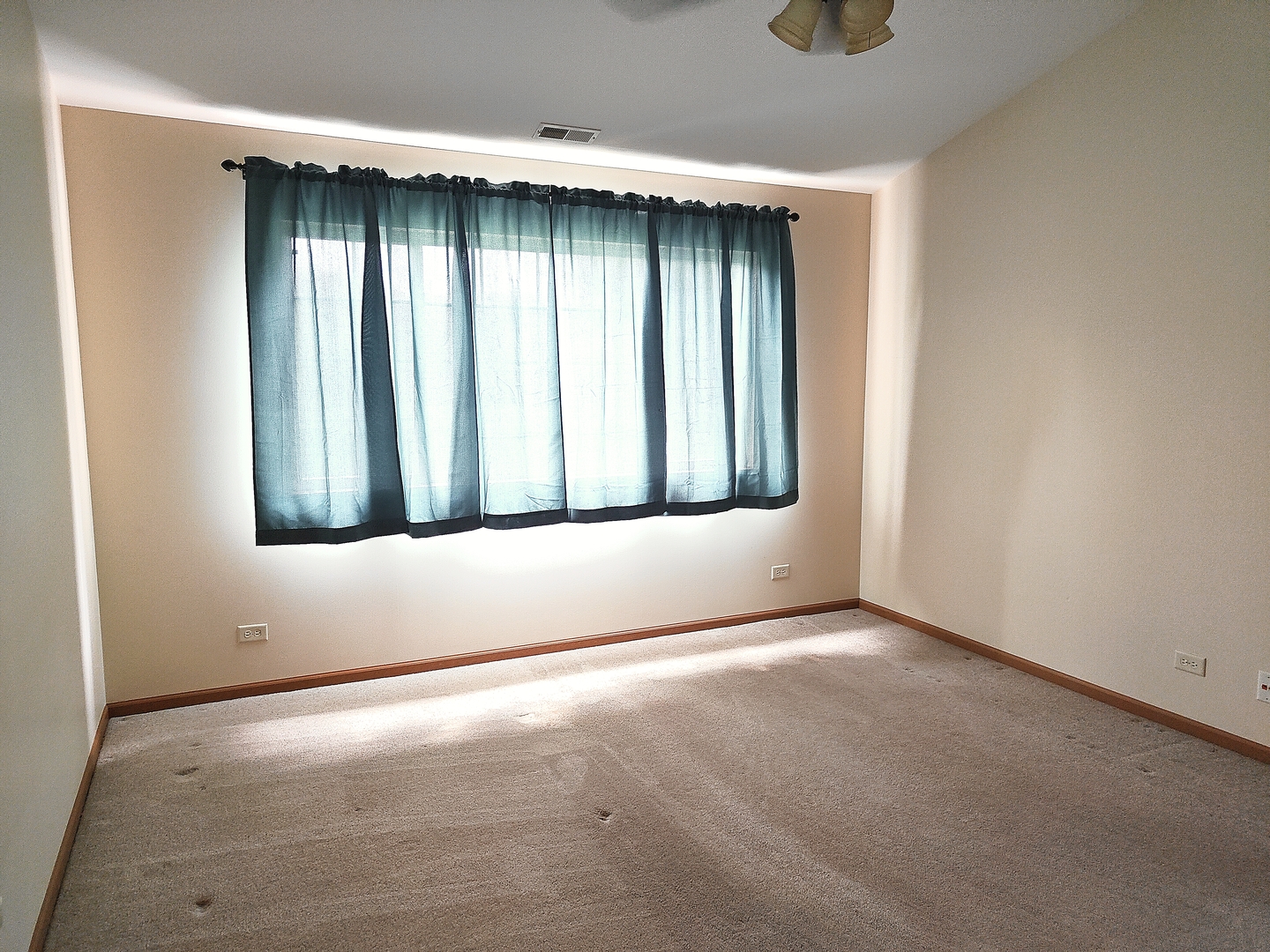 667 Morris Court #667, Lakemoor, IL 60051