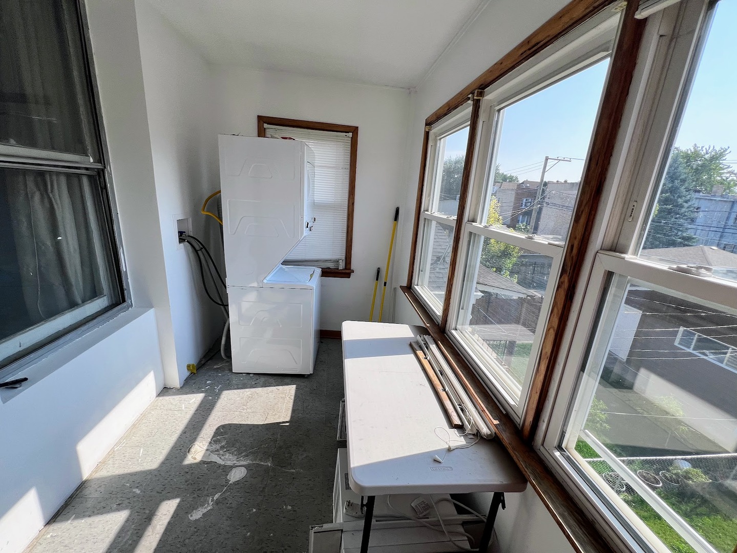 2310 N Hamlin Avenue #1F, Chicago, IL 60647