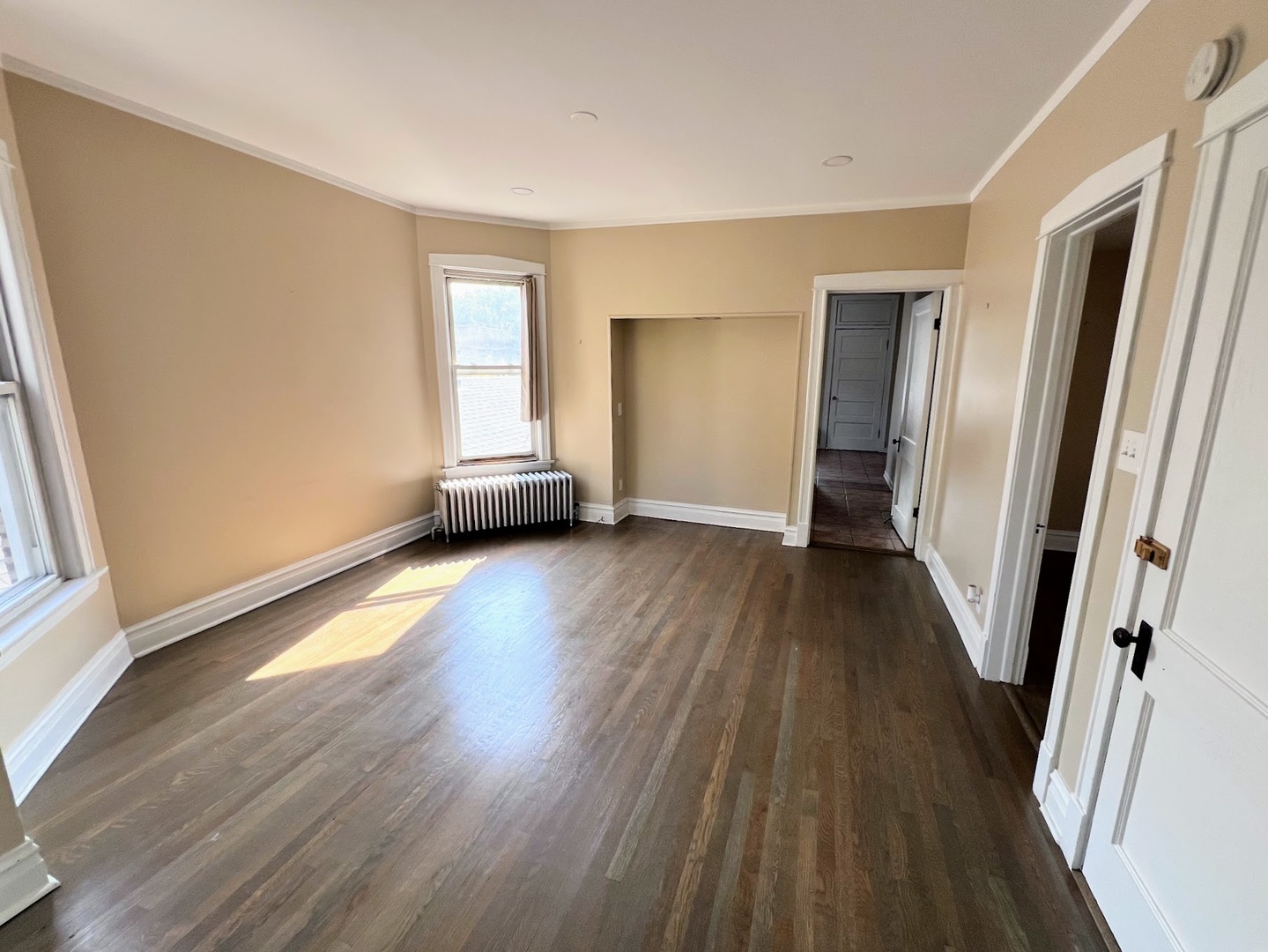 2310 N Hamlin Avenue #1F, Chicago, IL 60647