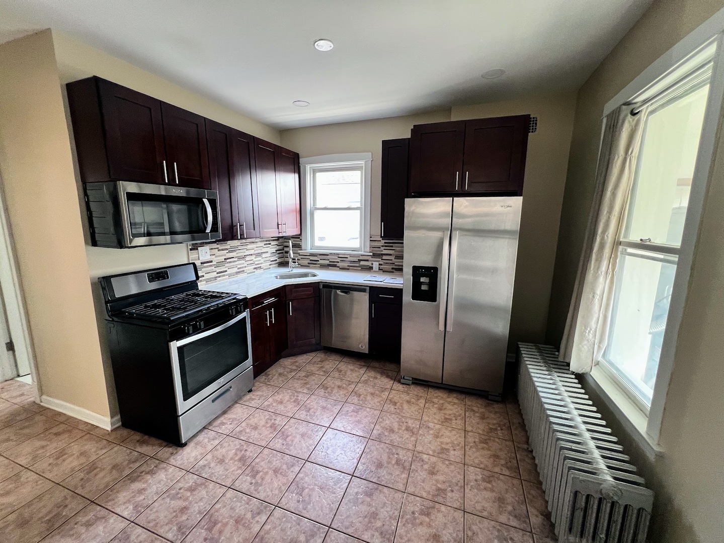 2310 N Hamlin Avenue #1F, Chicago, IL 60647