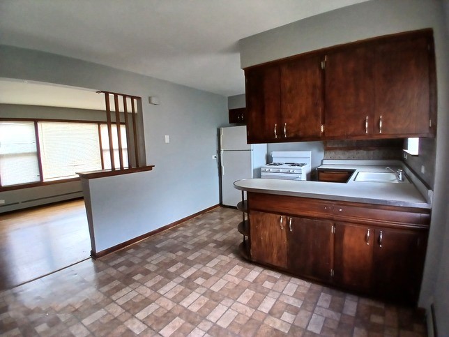 1039 Bellwood Avenue, Bellwood, IL 60104