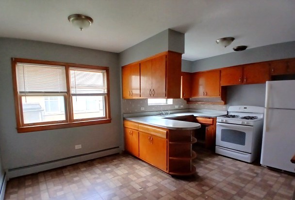 1039 Bellwood Avenue, Bellwood, IL 60104