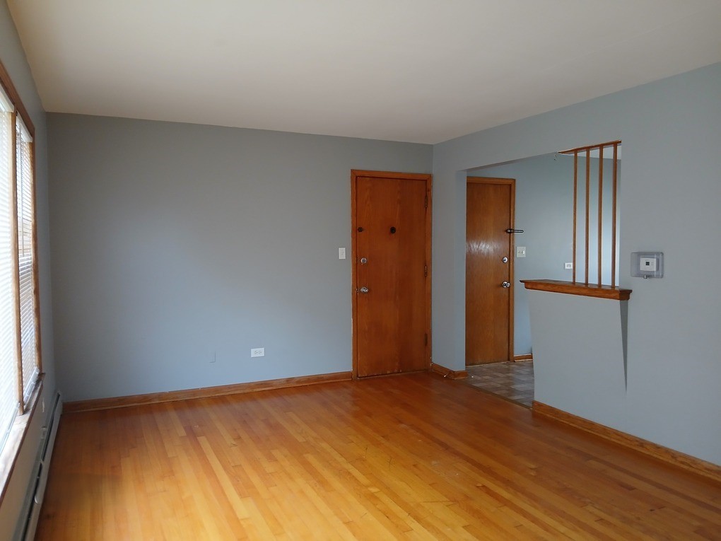 1039 Bellwood Avenue, Bellwood, IL 60104