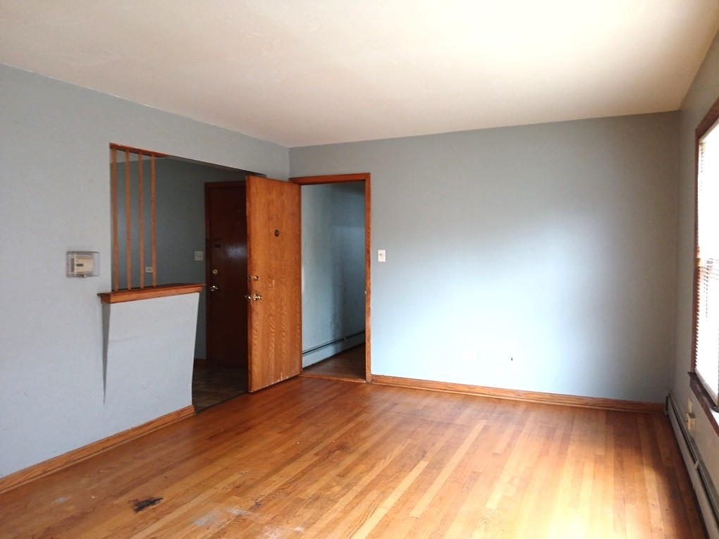 1039 Bellwood Avenue, Bellwood, IL 60104