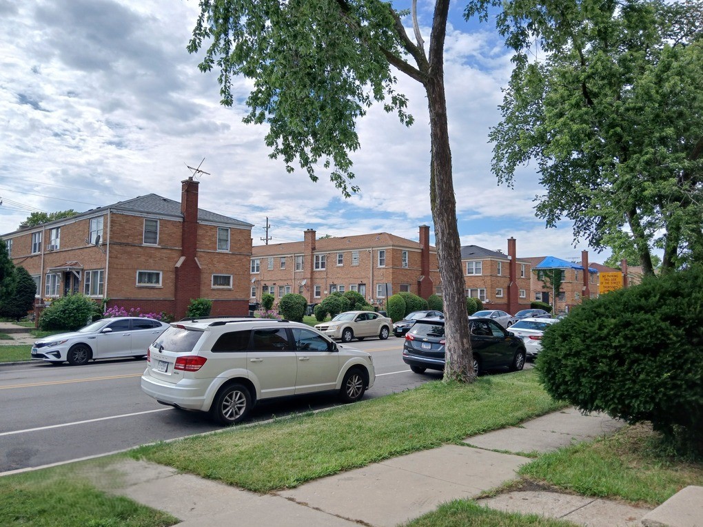 1039 Bellwood Avenue, Bellwood, IL 60104