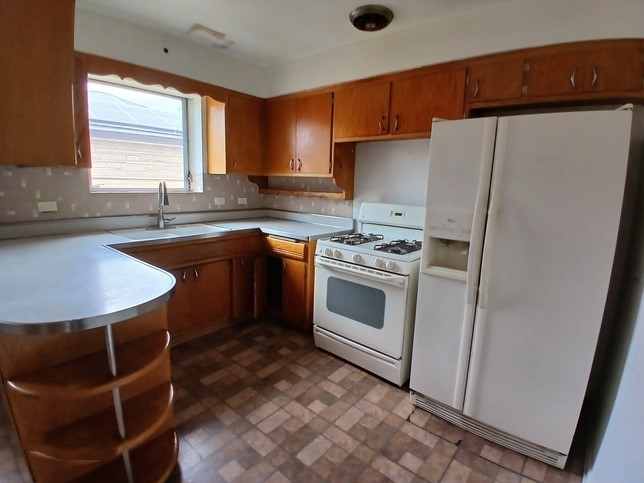 1039 Bellwood Avenue, Bellwood, IL 60104
