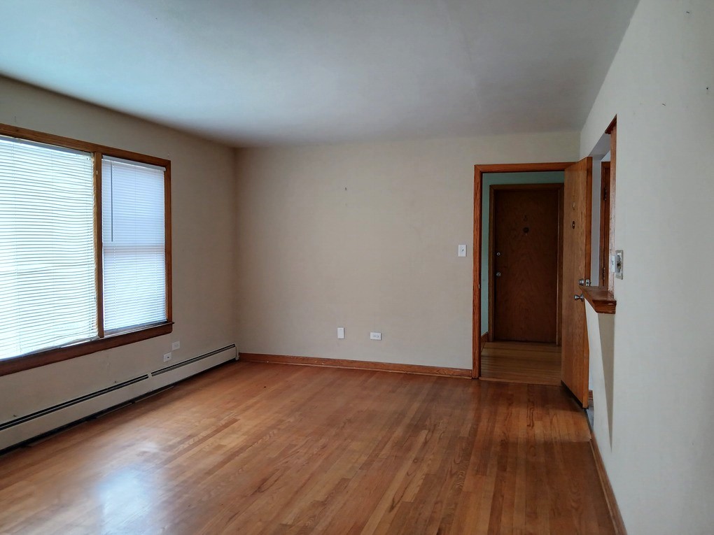 1039 Bellwood Avenue, Bellwood, IL 60104