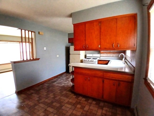 1039 Bellwood Avenue, Bellwood, IL 60104