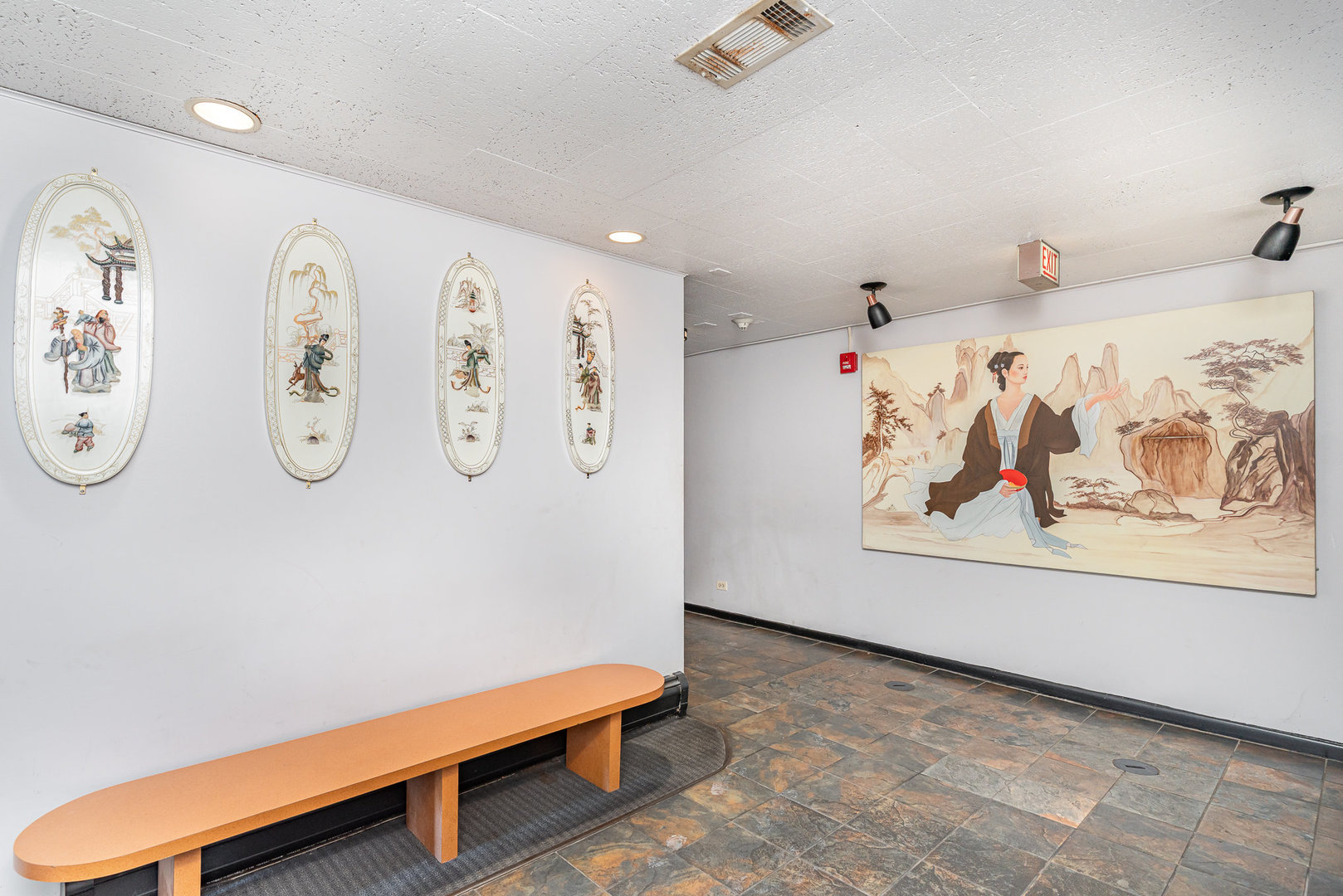 9720 S Pulaski Road #104, Oak Lawn, IL 60453