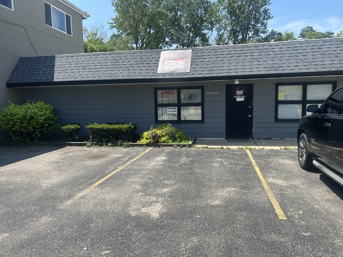 38488 N Sheridan Road, Beach Park, IL 60087