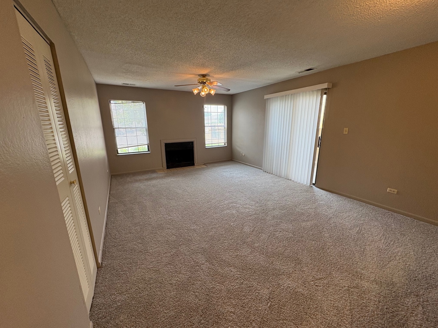 2064 Rand Road #108, Palatine, IL 60074