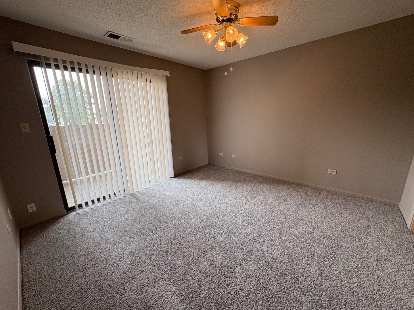2064 Rand Road #108, Palatine, IL 60074