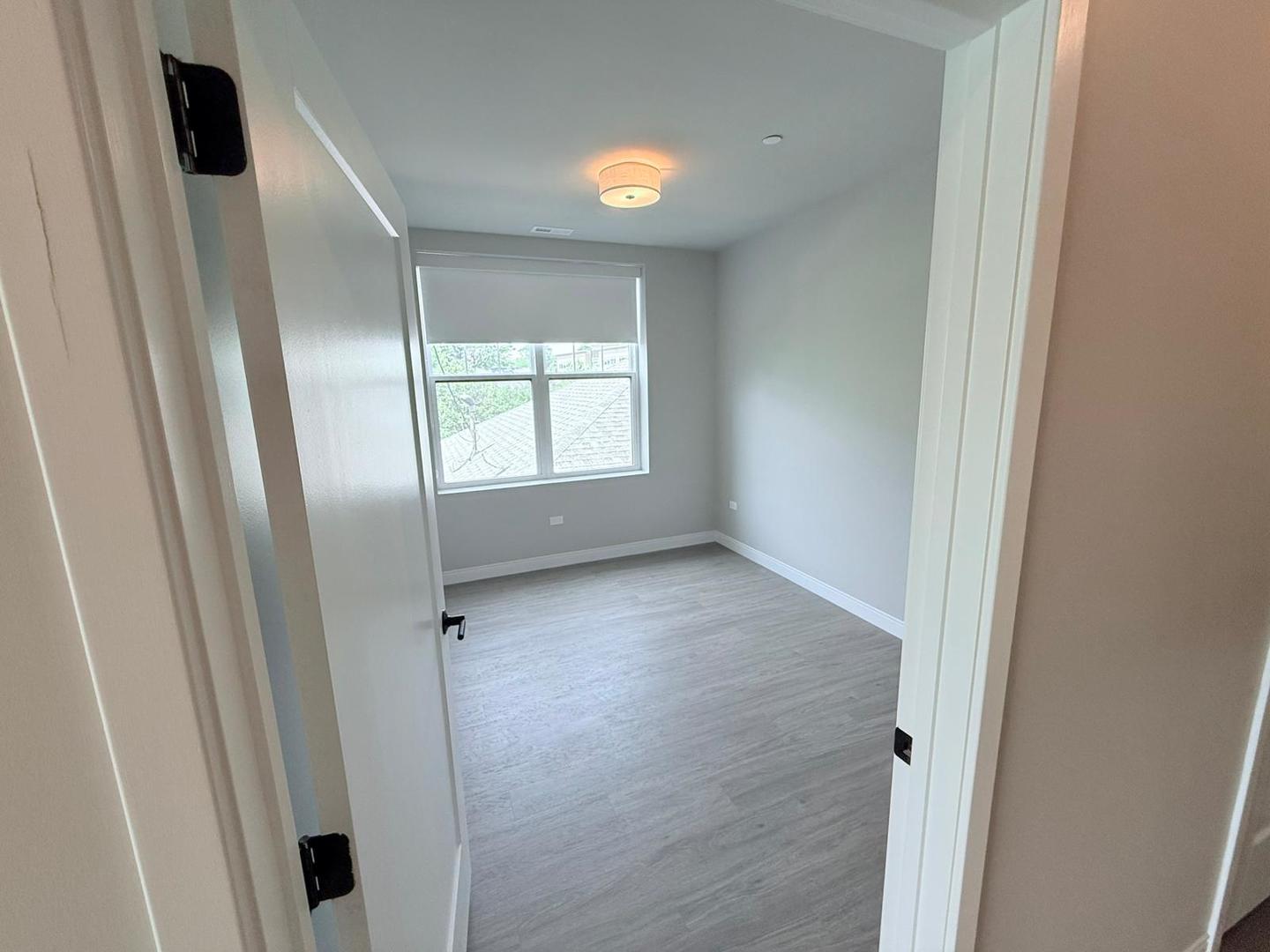464 Glenwood Avenue #319, Glen Ellyn, IL 60137