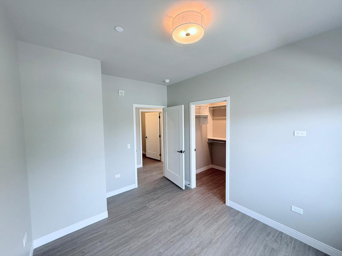 464 Glenwood Avenue #319, Glen Ellyn, IL 60137