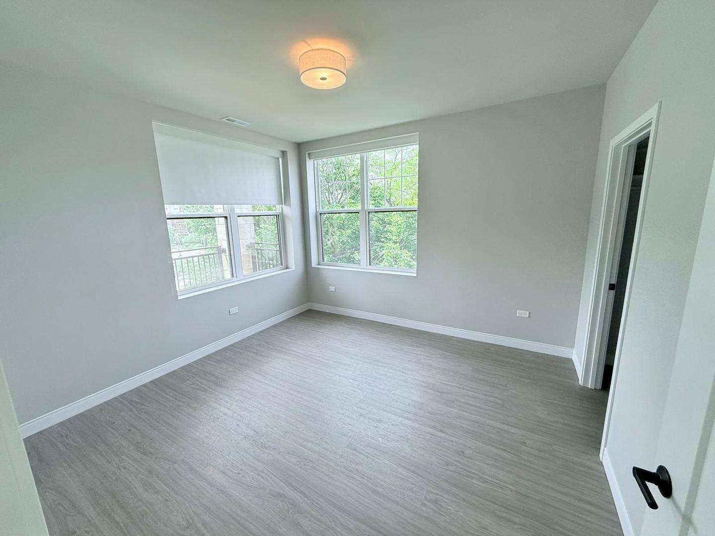 464 Glenwood Avenue #319, Glen Ellyn, IL 60137