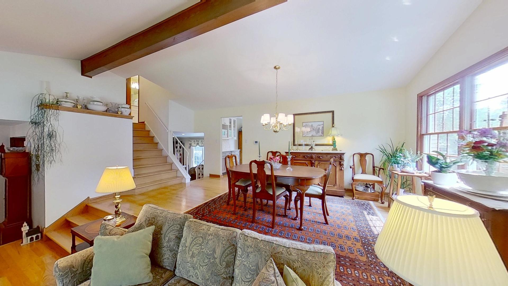 963 N Ventura Drive, Palatine, IL 60074
