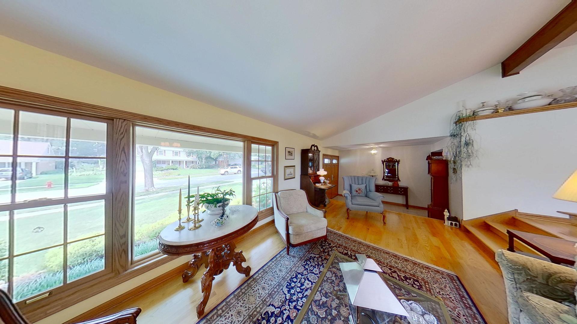 963 N Ventura Drive, Palatine, IL 60074