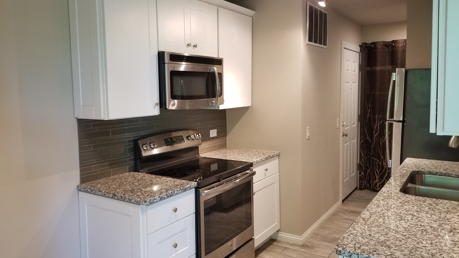 1609 MAPLE Terrace #2E, Lisle, IL 60532