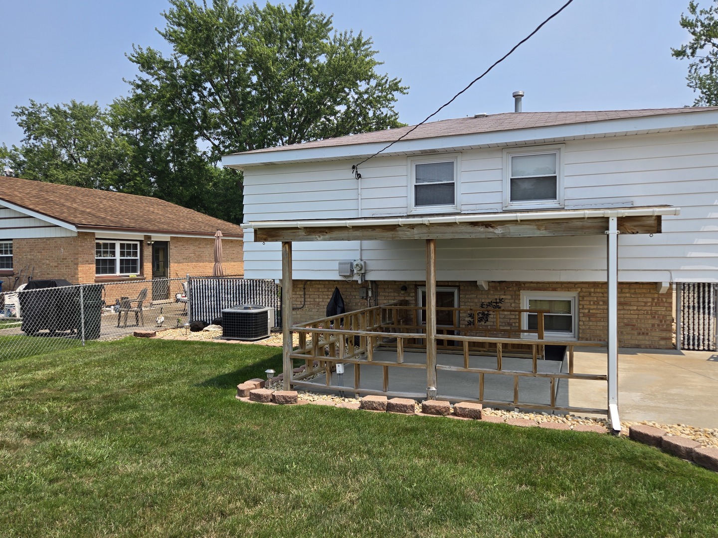 15220 Lawndale Avenue, Midlothian, IL 60445