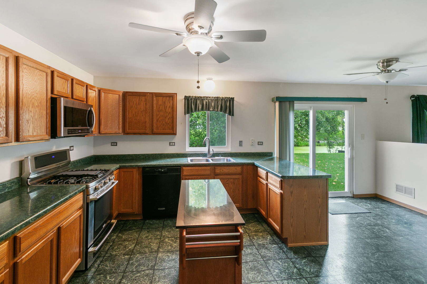 910 Sudbury Drive, Joliet, IL 60435