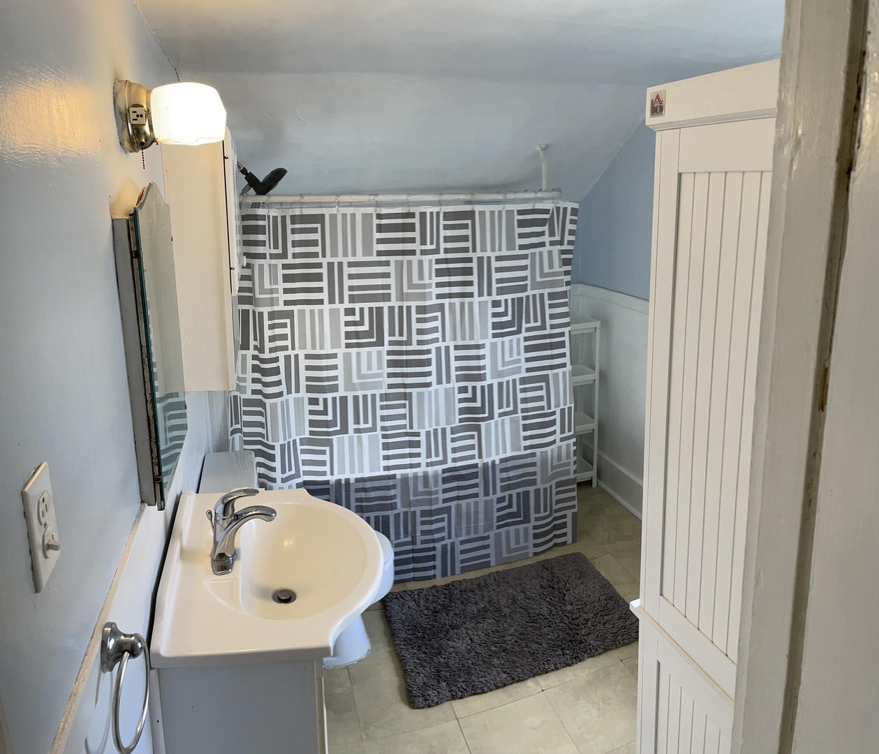 209 Center Street #2, Naperville, IL 60540