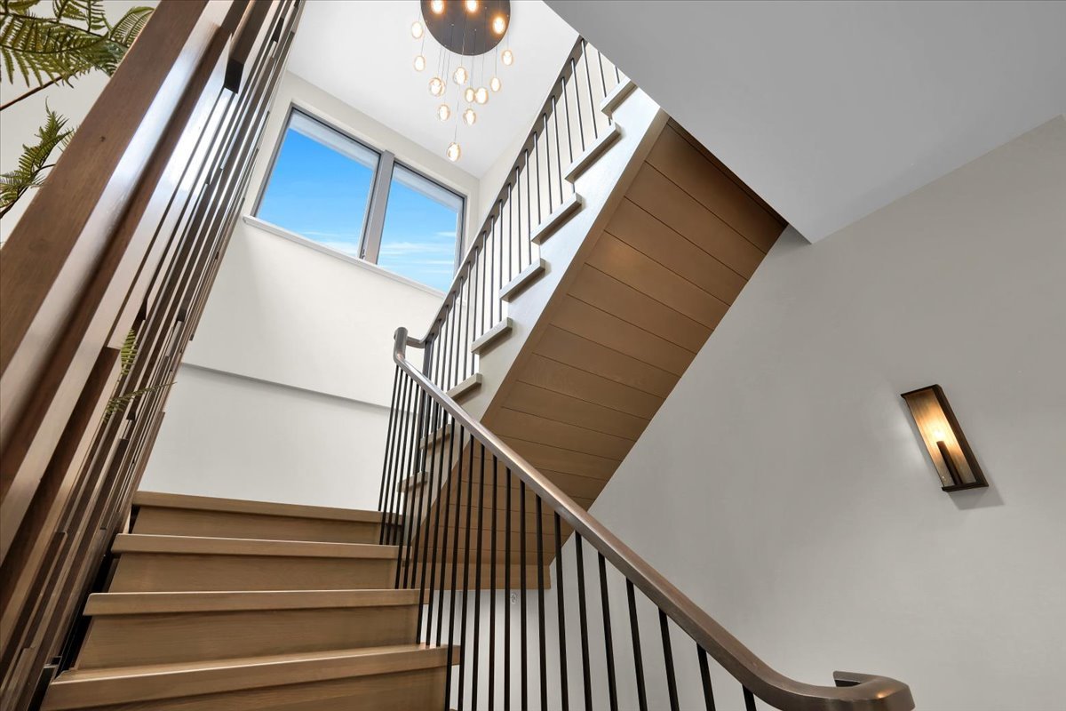 412 Fox Trail Court, Oak Brook, IL 60523