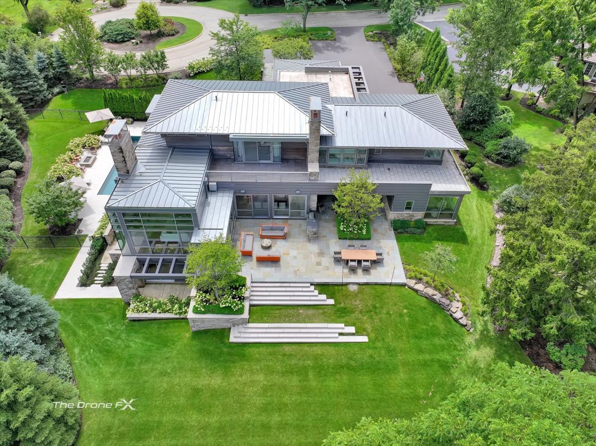 412 Fox Trail Court, Oak Brook, IL 60523