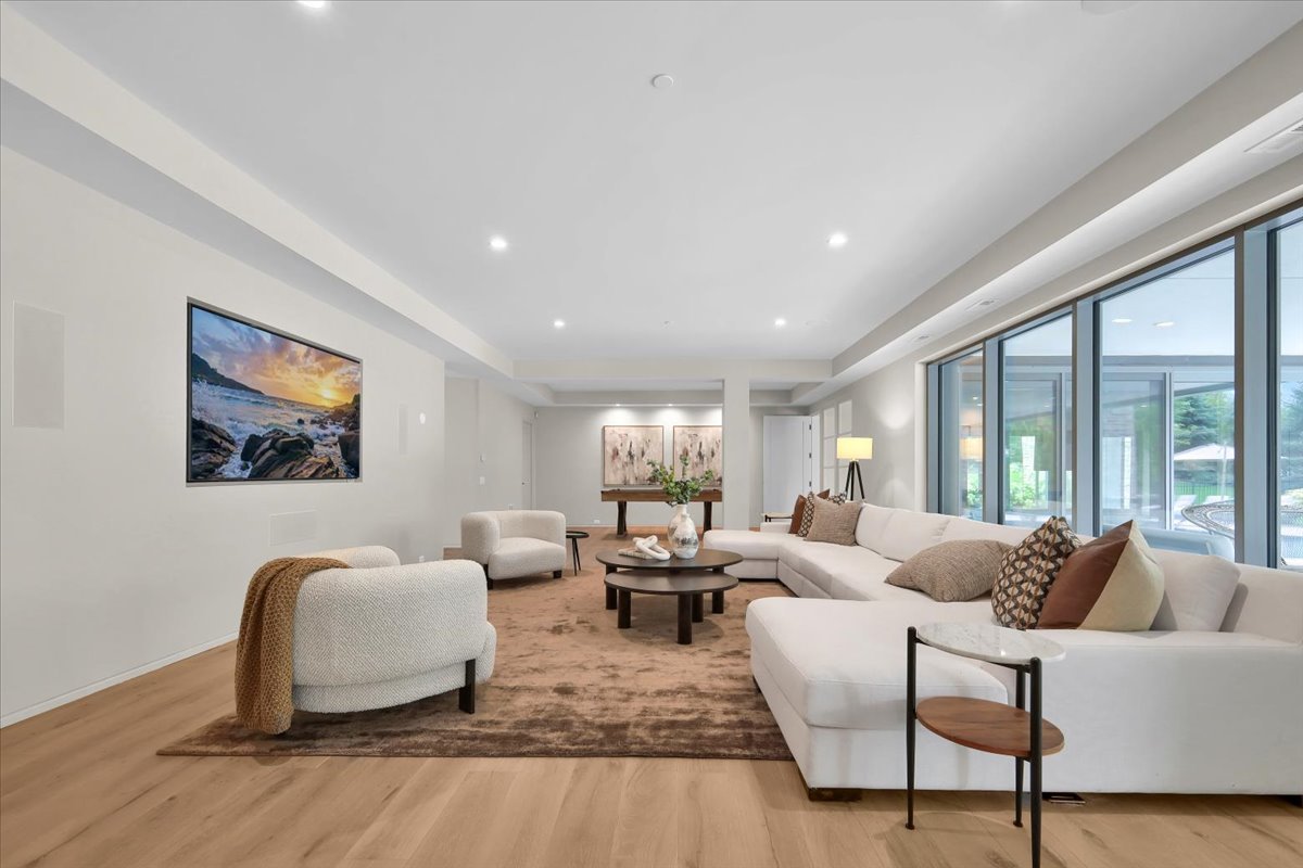 412 Fox Trail Court, Oak Brook, IL 60523
