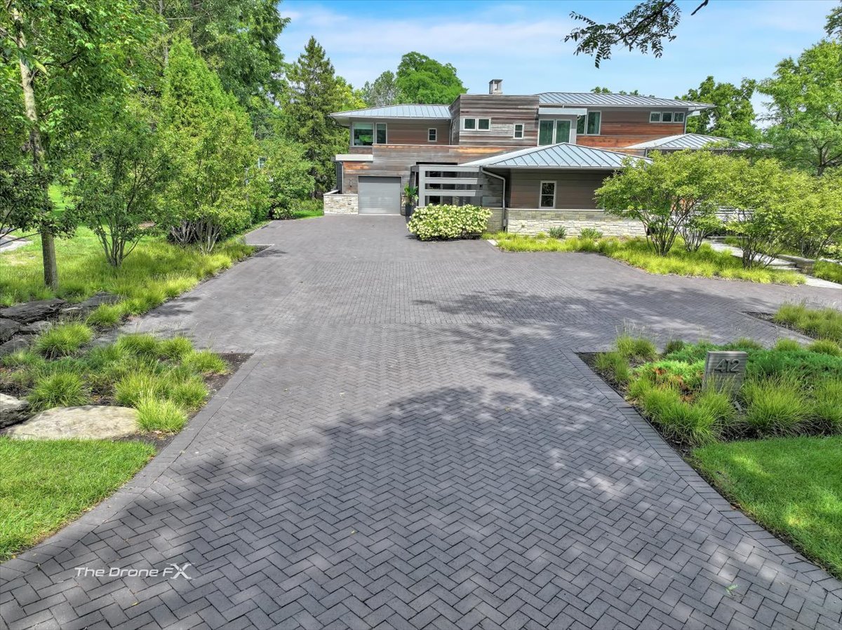 412 Fox Trail Court, Oak Brook, IL 60523