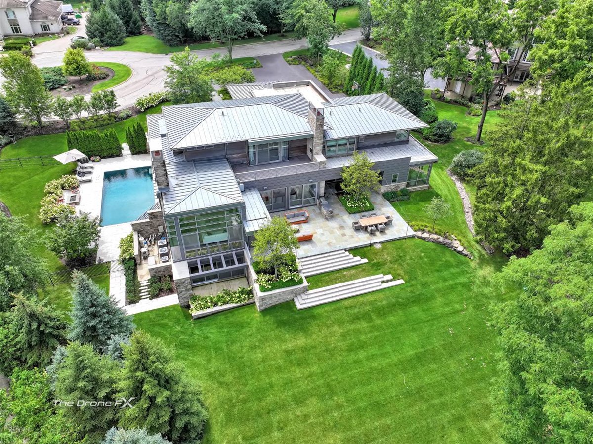 412 Fox Trail Court, Oak Brook, IL 60523