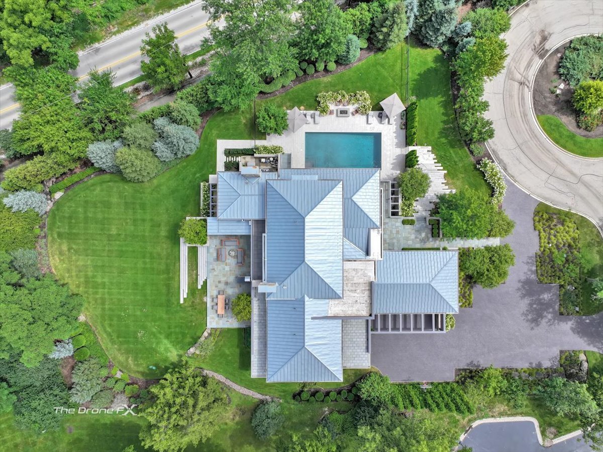 412 Fox Trail Court, Oak Brook, IL 60523