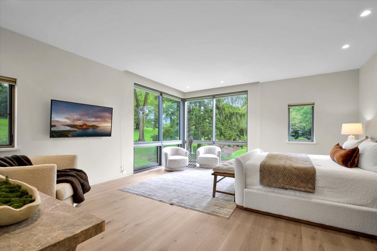 412 Fox Trail Court, Oak Brook, IL 60523