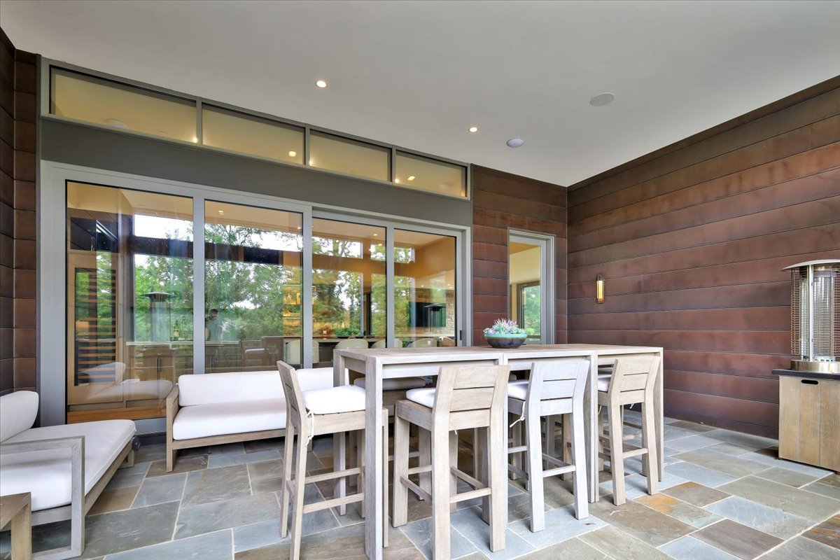 412 Fox Trail Court, Oak Brook, IL 60523